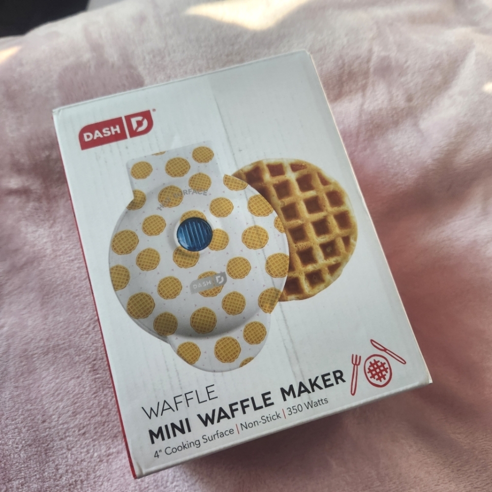 DAsh Mini Waffle Maker